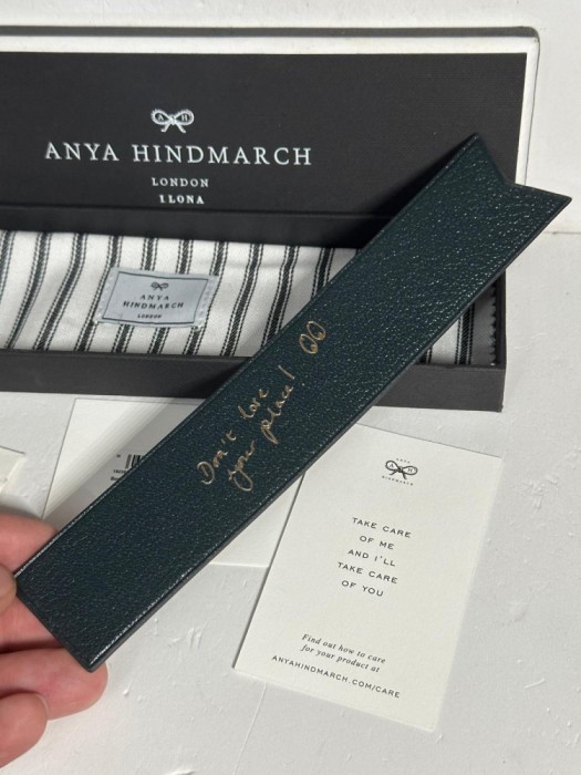 SEMN DE CARTE - ANYA HINDMARCH - London - Ilona - Piele Capra - La Cutie - Nou !