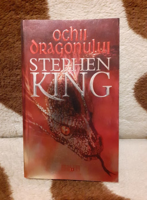 OCHII DRAGONULUI-STEPHEN KING foto
