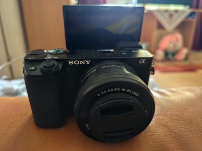 V&amp;acirc;nd Sony Alpha A6100, 24.2MP, 4K foto