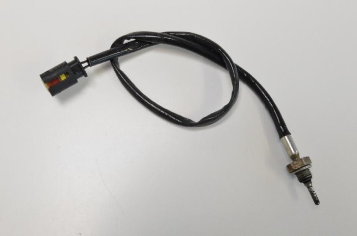 Senzor de temperatură BMW X3 F25 2014 OEM: 01072800-0470,8507628 1736100