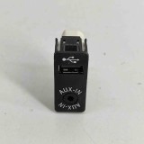 Port USB AUX BMW Seria 4 F32 F82 2016 OEM 9229246 Original Garantie