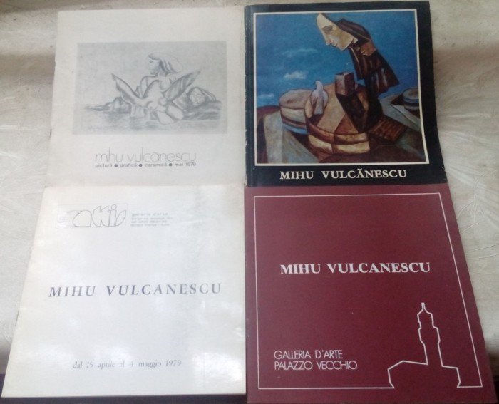 MIHU VULCANESCU:LOT 4 CATALOAGE+3 ALBUME(1AUTOGRAF)+2 VOLUME VERSURI(1DEDICATIE)