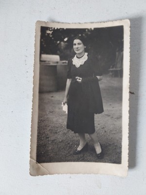 Fotografie veche anii 40, Transilvania, femeie tanara, tip carte postala, nescrisa foto