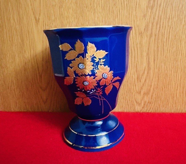 PAHAR/ VAS DIN PORTELAN FIN, CU MARCAJ TK BURGWINDHEIM H12cm