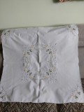 Față de masă broderie model floral