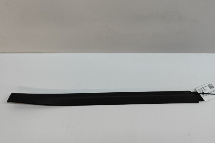 Ornament prag st&acirc;nga spate PORSCHE CAYENNE 9Y0/9Y3 2023 OEM: 9Y0853539 | 29179018