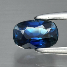 ~ > > SAFIR NATURAL ALBASTRU SUPERB - 0,56 ct. Certificat de Autenticitate ! !