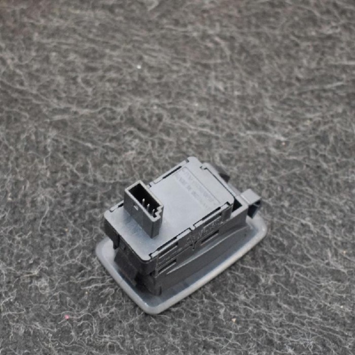 Buton geam ușă dreapta spate BMW 3 E90 2011 OEM: 6945874 3124724