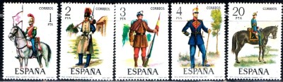 C873 - Spania 1977 - Uniforme militare ,5v,nestampilat MNH foto