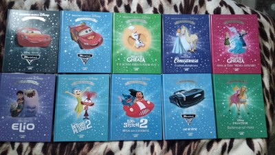 V&amp;acirc;nd 10 cărți din biblioteca magică Disney ediție de colecție 2025 foto