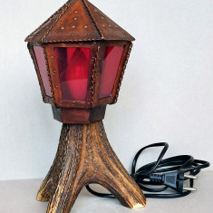 Lampa vintage artizanala din corn de cerb cu felinar rosu, functionala, anii 70