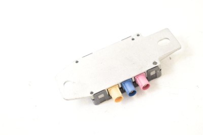 Amplificator de antena LAND ROVER RANGE ROVER VELAR L560 2018 OEM: DPLA-19C097-BA | 10622654 foto