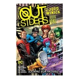 Cumpara ieftin Outsiders by Judd Winick Book One