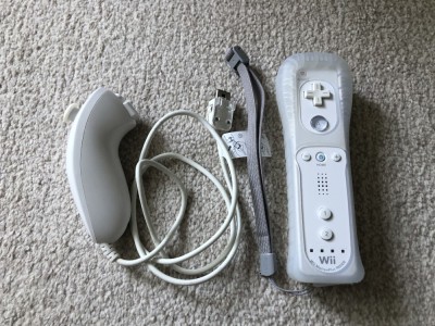 JOYSTICK MANETA CONTROLLER NINTENDO WII + NUNCHUCK + HUSA ORIGINALE foto