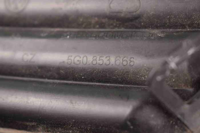 Grila dreapta față VW GOLF VII 5G1, BQ1, BE1, BE2 2014 OEM: 5G0853666 2481096