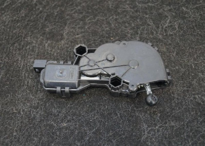 Motor macara geam ușă st&acirc;nga spate MERCEDES-BENZ GL X166 2015 OEM: A1666700004 2542712