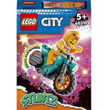 Cumpara ieftin LEGO City - Motocicleta de cascadorii cu gaina 60310