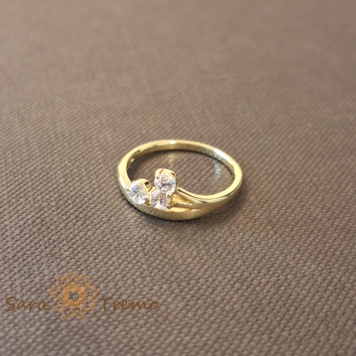 Inel floare cu 3 cristale zirconia albe - placat 14k