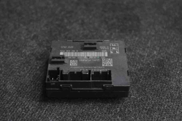Modul de control ușă st&acirc;nga spate AUDI A3 Limousine 8VS, 8VM 2015 OEM: 5Q0959395B 2029321
