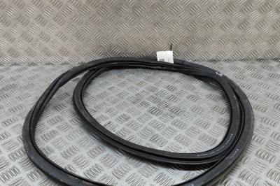 Garnitura ușă st&amp;acirc;nga spate SKODA OCTAVIA III Combi 5E5 2014 OEM: 5E9867367 | 30641098 foto