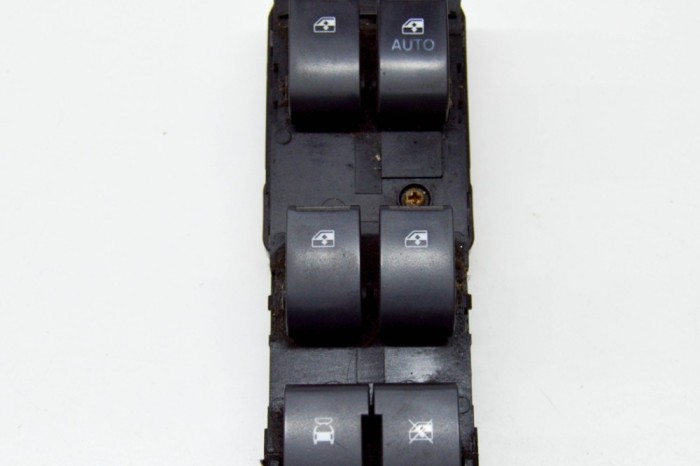 Buton geam ușă dreapta față OPEL ANTARA 2007 OEM: 202005436 20406092