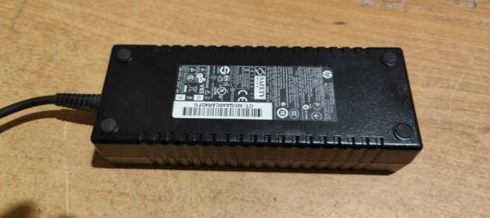 Incarcator HP 19.5 6.9A