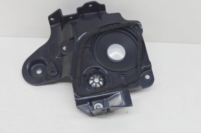 Difuzor ușă dreapta spate BMW i8 I12 2014 OEM: 7320904,9184794,9169690,7334364 12211131 foto