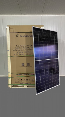 Palet cu 31 de bucati Canadian Solar CS7N-660W, monocristalin, 660 W foto