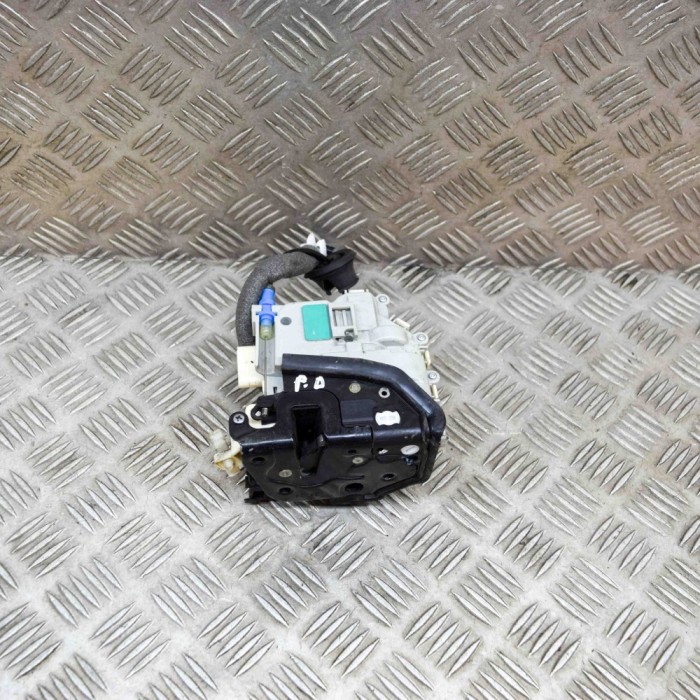 &Icirc;ncuietoare ușă dreapta față AUDI A3 Limousine 8VS, 8VM 2015 OEM: 8X1837016A 20630939