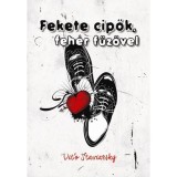 Fekete cipők, feh&eacute;r fűzővel - Vito Staviarsky