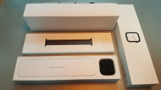 Apple Watch 4 - 44 mm - Space Grey-Black Sport Loop - Garantie 03.2020 foto