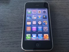 APPLE IPHONE 3GS DE 16 GB MODEL A1303 FUNCTIONAL.CITITI CU ATENTIE DESCRIEREA! foto
