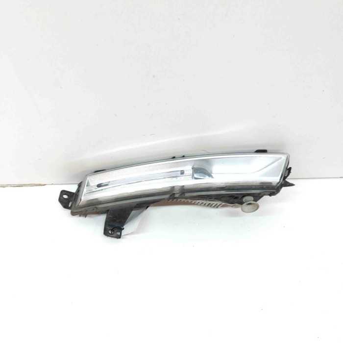 Proiector ceață dreapta față LAND ROVER DISCOVERY V L462 2017 OEM: HK83-15200-AD 22813319