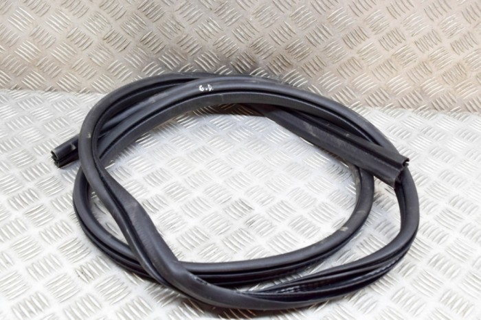 Garnitura ușă dreapta spate FORD KUGA II DM2 2019 OEM: CV44-S253A10-AA | 20502540