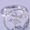Inel finut si delicat cu floricele stil romantic, placat aur alb 10k si zirconia