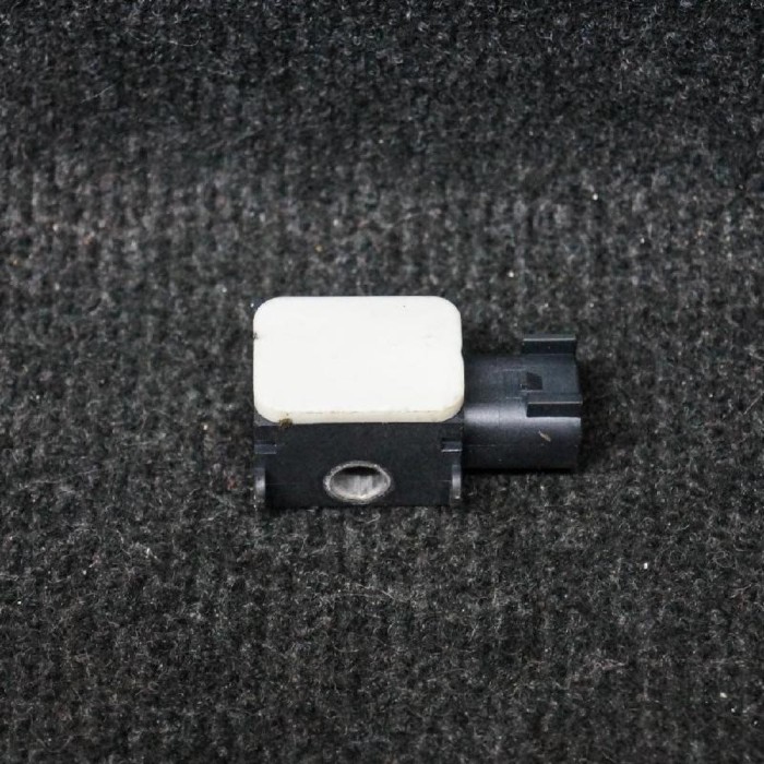 Senzor de impact dreapta față LAND ROVER FREELANDER 2 L359 2008 OEM: 3M5T-14B342-AB 2232335