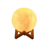 Lampa de veghe Luna 3D Moon Light eMazing cu diametru de 18 cm, suport din plastic, lumina LED alb cald, alimentare cu baterii - Produs de calitate pe
