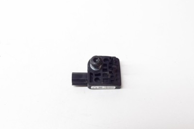 Senzor de impact st&amp;acirc;nga spate TESLA MODEL S 2017 OEM: 1005274-00-B | 14340714 foto