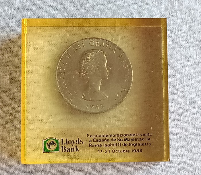 C15 6 - Bibelou numismatic - moneda Regina Angliei - Churchil - 1965