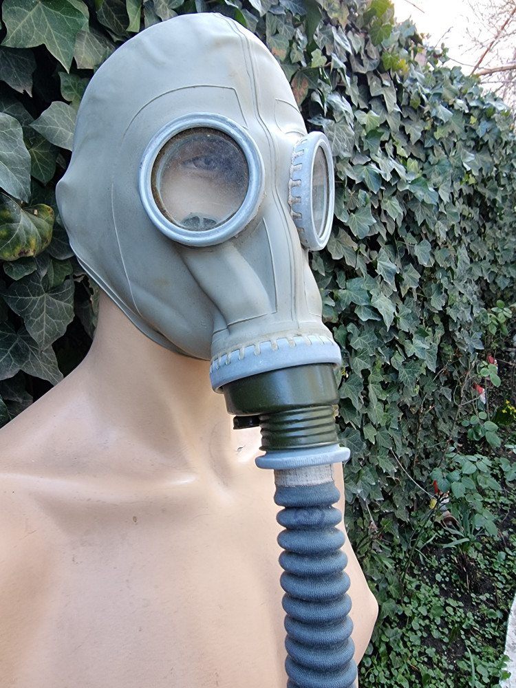 Masca de gaze militara din perioada RPR | Okazii.ro