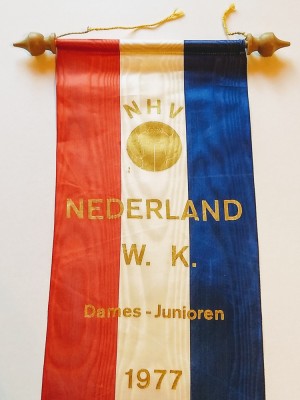 Fanion handbal - Federatia de Handbal din OLANDA(CM 1977- junioare U20) foto