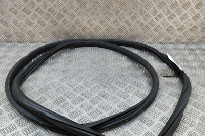 Garnitura ușă dreapta față VW TOUAREG 7P5 2016 OEM: 7P0867365H | 24471138 foto