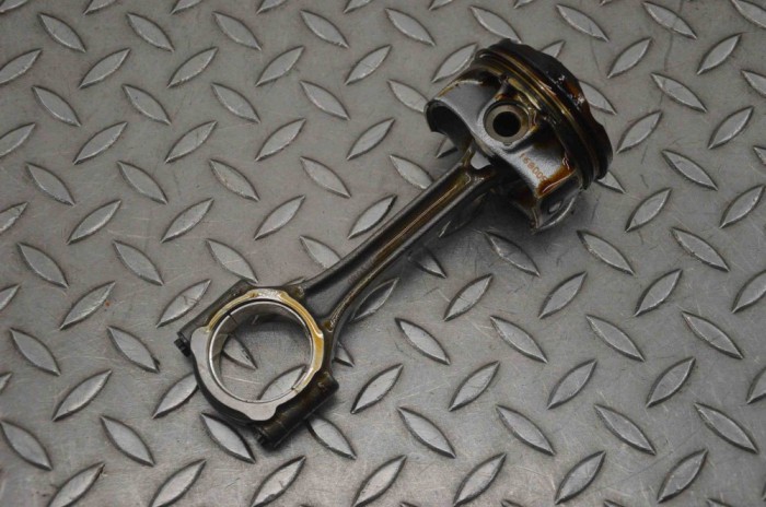 Piston PEUGEOT 208 II UB_, UP_, UW_, UJ_ 2022 OEM: 9807260380