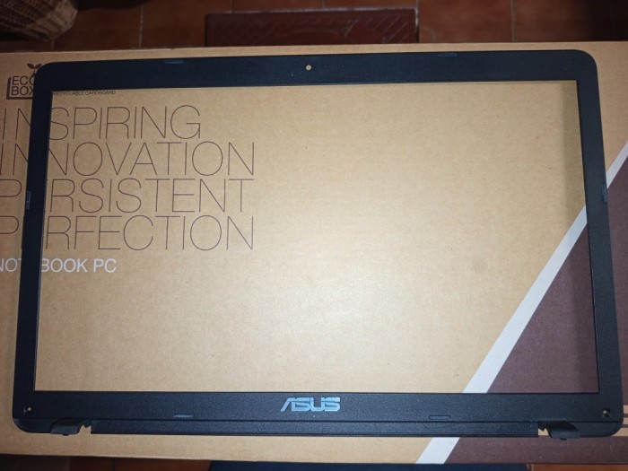 Rama display laptop Asus R752L