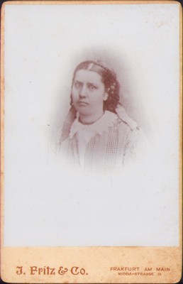 HST P2/692 Poză femeie studio Fritz &amp;amp; Co Frankfurt am Main foto