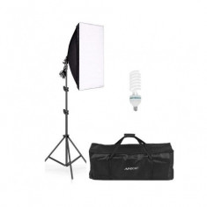 Kit foto studio,1 lumina softbox,trepied 200 cm inclus + 1 bec si geanta transport