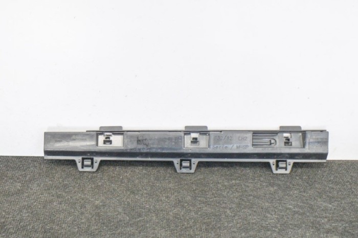 Suport prag lateral st&acirc;nga față BMW 4 Coupe F32, F82 2016 OEM: 7285787 10892970