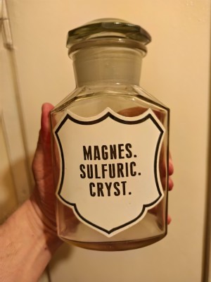 Sticla vintage M&amp;aacute;r&amp;eacute; farmacie foto