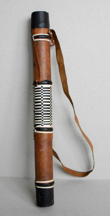 Tolba africana din lemn si piele pentru sageti subtiri, arta tribala decorativa