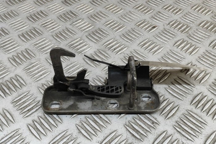 Zăvor de siguranță capota VW TIGUAN 5N_ 2014 OEM: 1K0823480 30755899